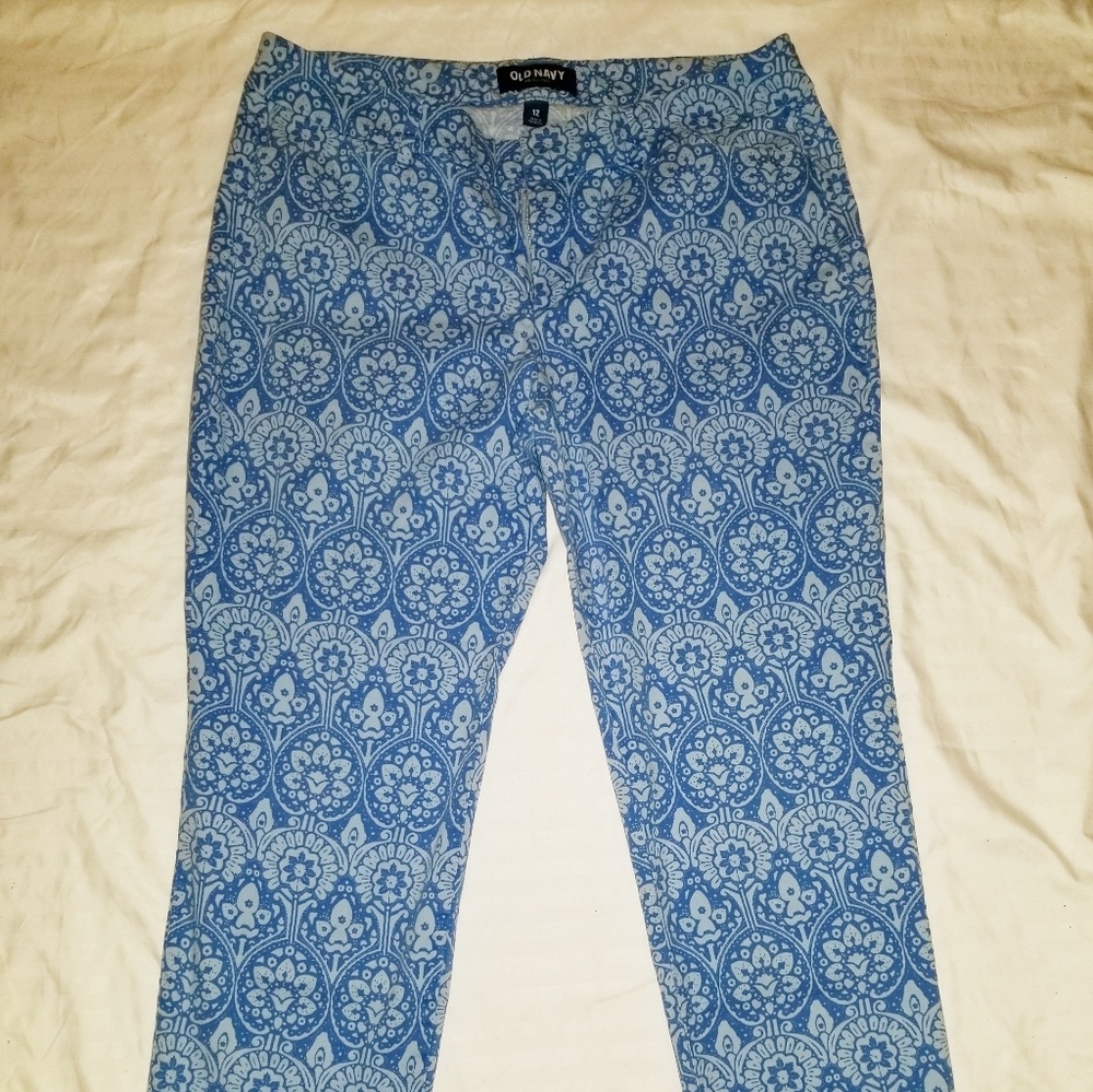 Old Navy Pixie pants  EUC
